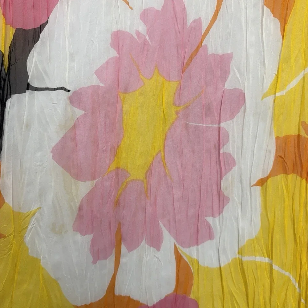 Vintage Gucci Tom Ford 100% Silk Floral Scarf Crinkled From 1999 Spring Summer
